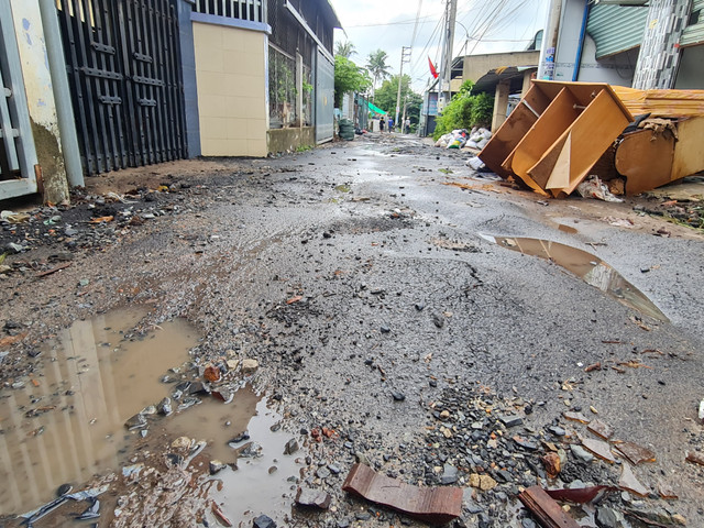 Đồng Nai: Đường tiền tỷ ở thị trấn Hiệp Phước "biến mất" sau cơn mưa? - Hình 3 Dong Nai: Duong tien ty o thi tran Hiep Phuoc
