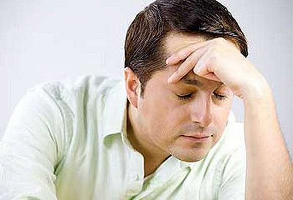 Dau don phat hien vo ngoai tinh nho chiec tui xach hang hieu