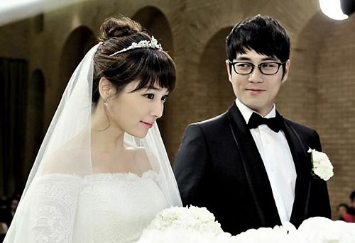 Sau ngay cuoi, toi tra lai me chong qua cuoi 3 ty roi ky vao don ly hon