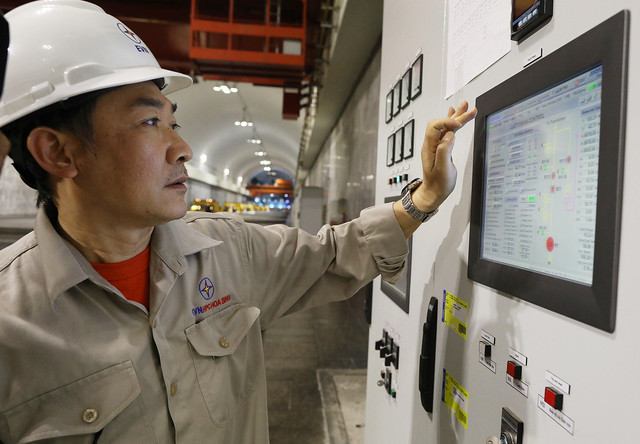 Dap Thuy dien Hoa Binh - cong trinh ky vi lon nhat Dong Nam A.-Hinh-11