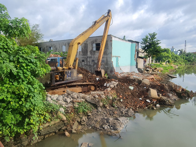 Soi nang luc nha thau chuyen lam du an chong ngap tai Dong Nai-Hinh-4