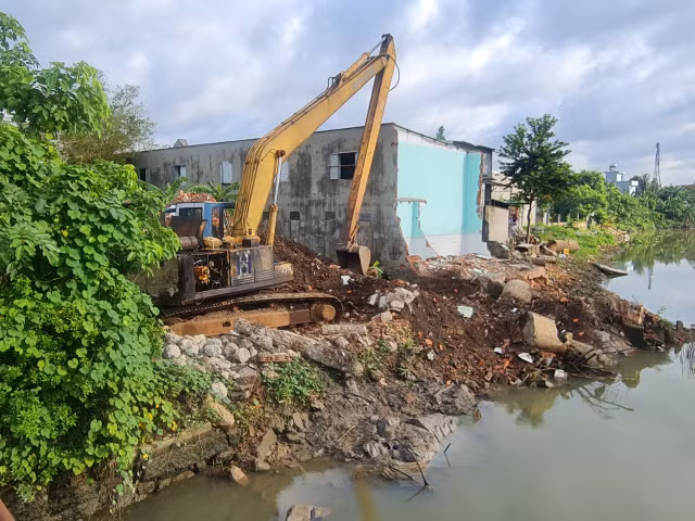 Soi nang luc nha thau chuyen lam du an chong ngap tai Dong Nai-Hinh-4