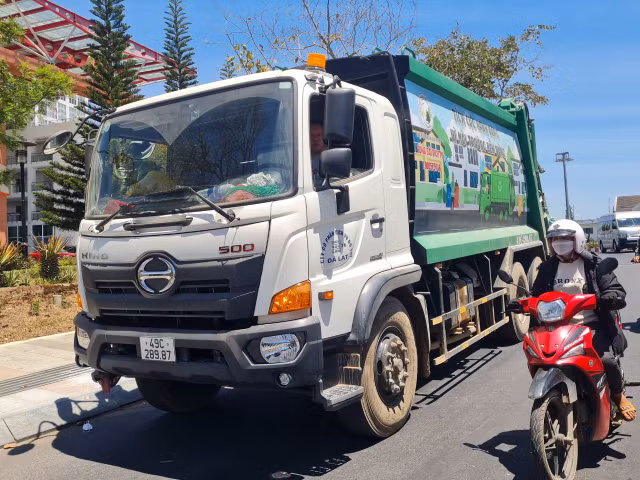 Vuong nhieu vi pham, Dich vu do thi Da Lat van duoc uu ai ?-Hinh-9