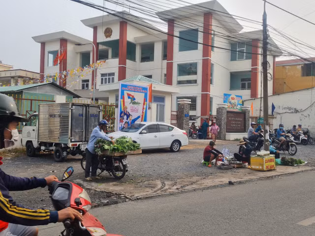 Via he, long duong thanh noi hop cho ke ben UBND phuong Buu Hoa-Hinh-16