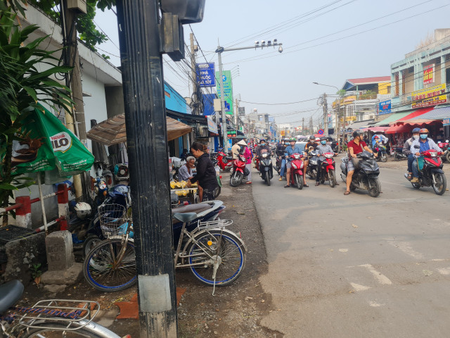 Via he, long duong thanh noi hop cho ke ben UBND phuong Buu Hoa-Hinh-3