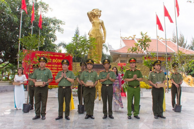 Bà Rịa-Vũng Tàu: Phát động công trình “Trồng cây Lêkima - Đời đời nhớ ơn Anh hùng Liệt sĩ Võ Thị Sáu” - Hình 2 Ba Ria-Vung Tau: Phat dong cong trinh “Trong cay Lekima - Doi doi nho on Anh hung Liet si Vo Thi Sau”-Hinh-2