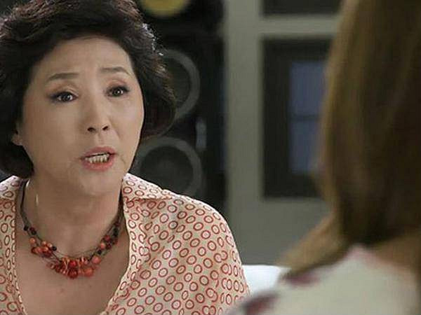 Nàng dâu cao tay trị mẹ chồng tham tiền khiến bà không còn cớ bòn rút Nang dau cao tay tri me chong tham tien khien ba khong con co bon rut