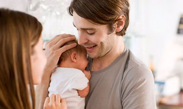 Chet sung nguoi phat hien bi mat cua ong chong mau muc