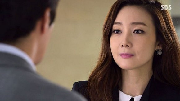 Đi nghỉ mát cùng vợ vẫn tranh thủ "trả bài" cho bồ Di nghi mat cung vo van tranh thu