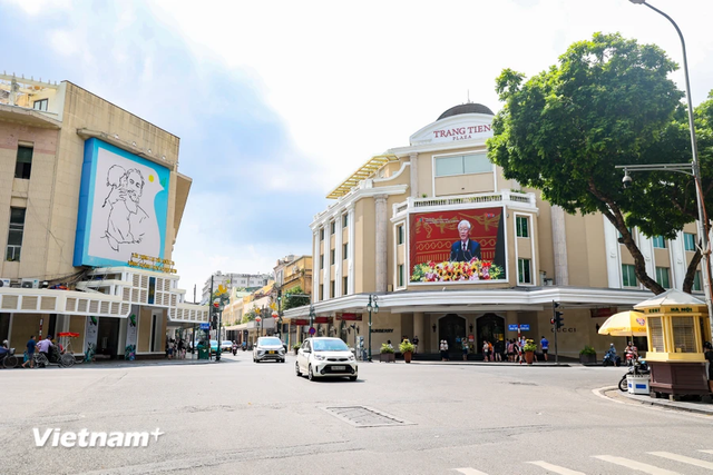 Nhiều đơn vị treo cờ rủ tưởng nhớ Tổng Bí thư Nguyễn Phú Trọng Nhieu don vi treo co ru tuong nho Tong Bi thu Nguyen Phu Trong