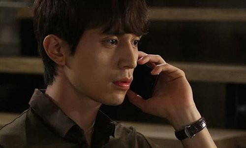 Đội mưa trước cửa khách sạn phát hiện sự thật choáng váng về vợ Doi mua truoc cua khach san phat hien su that choang vang ve vo