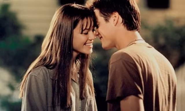 Chuyen dau don khong ngo khi dua vo di du tiec cung