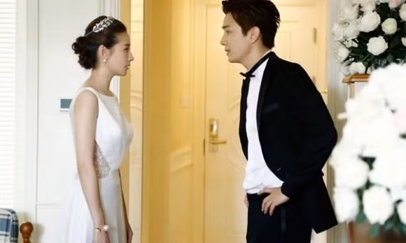 Gan den ngay cuoi ban trai dot ngot doi hoan voi ly do choang vang