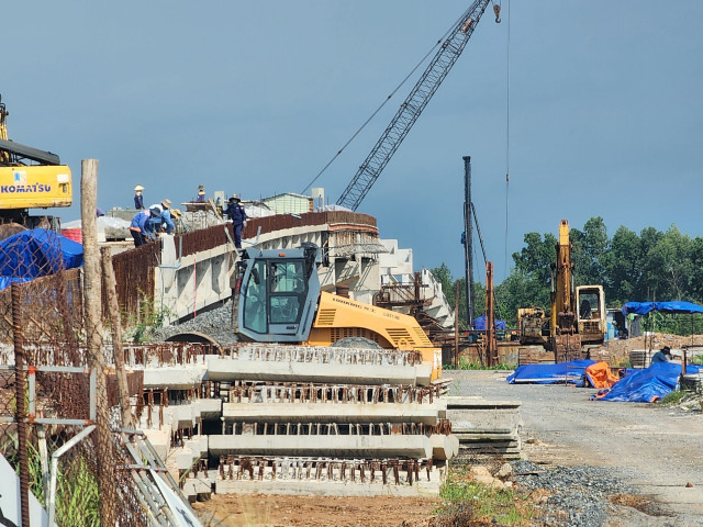 Cau Vam Cai Sut se hop long phan chinh sau nhieu lan tre hen-Hinh-6