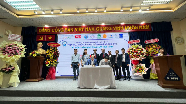 Viện Phát triển KHCN và Giáo dục kỷ niệm 5 năm thành lập - Hình 3 Vien Phat trien KHCN va Giao duc ky niem 5 nam thanh lap-Hinh-3