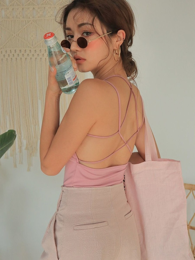 5 tuyệt chiêu diện đồ hở lưng đẹp nuột nà khiến chàng mê mẩn 5 tuyet chieu dien do ho lung dep nuot na khien chang me man