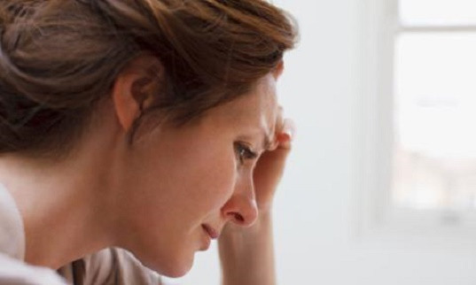 Nuot nuoc mat do de cho vo ho cua chong va hanh dong khong ngo