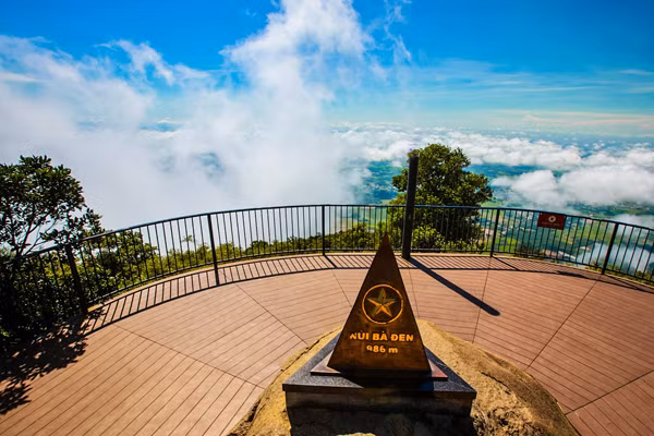 Can canh cung duong len 'De nhat thien son' Ba Den-Hinh-2