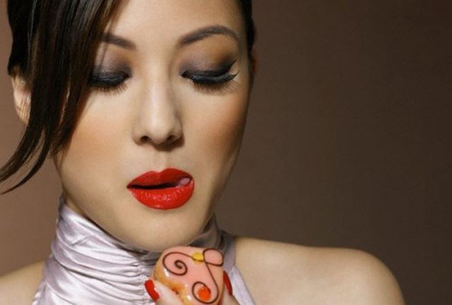 Chồng giải thích lý do "hư" vì tiếp viên cà phê vườn quá ngọt ngào Chong giai thich ly do