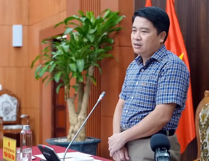 Năm 2018, ông Tân được bầu làm Phó Chủ tịch tỉnh Quảng Nam ở tuổi 39.