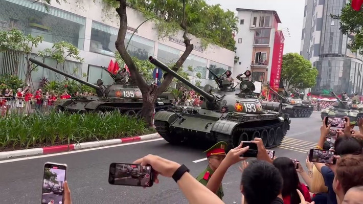 Ngày 27/8, Hà Nội náo nức chuẩn bị cho buổi sơ duyệt cấp Nhà nước Lễ kỷ niệm 80 năm Cách mạng Tháng Tám và Quốc khánh 2/9.