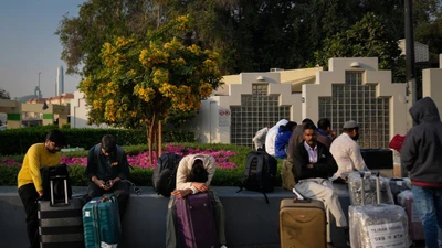 Du khách mắc kẹt ở Trung Đông: 'Chúng tôi cố gắng giữ bình tĩnh'