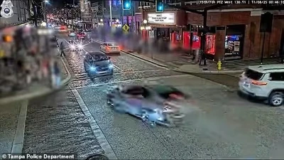 Lao xe vào quán bar ở Mỹ, 15 người thương vong