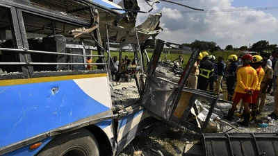 Người cha mất 3 cô con gái trong vụ tai nạn xe buýt ở Ấn Độ