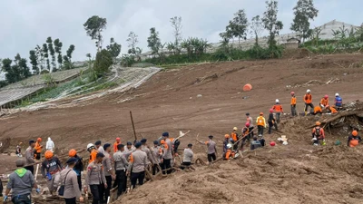 Sạt lở đất ở Indonesia, hàng chục người thiệt mạng