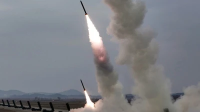 Ông Kim Jong Un và con gái theo dõi vụ phóng pháo phản lực đa nòng