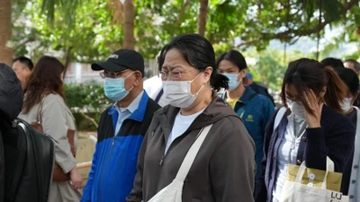 Thảm kịch cháy chung cư ở Hong Kong, thương vong tiếp tục tăng