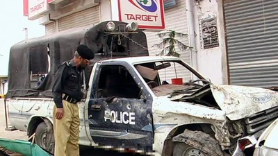 Đánh bom nhằm vào xe cảnh sát ở Pakistan