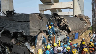 Thông tin mới vụ cần cẩu rơi trúng đoàn tàu chở khách ở Thái Lan