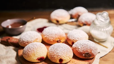 Người Việt đón năm mới ở châu Âu, hào hứng với món ăn cầu may mắn