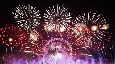 Khoảnh khắc khó quên trong 'đại tiệc' pháo hoa đón năm mới ở Châu Âu