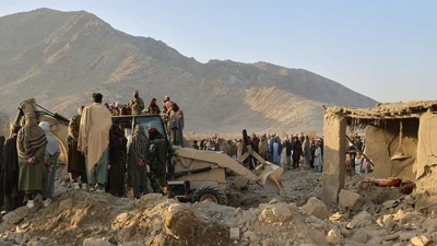 Căng thẳng leo thang, Pakistan - Afghanistan không kích lẫn nhau