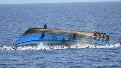 Giải cứu hơn 70 ngư dân trên thuyền bị tấn công ngoài biển