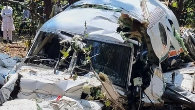 Máy bay cứu thương rơi xuống rừng ở Ấn Độ, 7 người tử vong