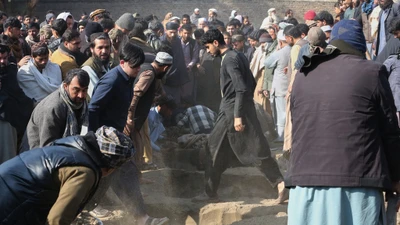 Mưa lớn làm sập nhà trong đêm, 7 mẹ con tử vong