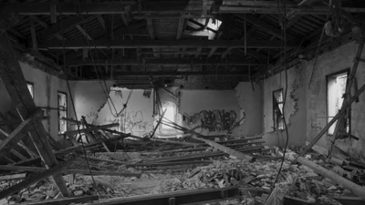 Bên trong bệnh viện tâm thần bỏ hoang trên đảo ở Italy