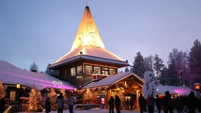 Cảnh tượng ngỡ ngàng bên trong 'quê hương của ông già Noel'