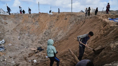 Israel tấn công khắp Gaza, nhiều người thiệt mạng