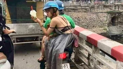 Hoảng hồn với trang phục 'mặc như không mặc' của cô gái trẻ trên đường