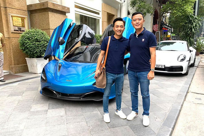 Ở hành trình Hà Nội - Sapa, Cường Đô la và Đàm Thu Trang có thêm hai người bạn di chuyển cùng mình để cho vui vẻ. Trong đó, trưởng đoàn Car Passion đã có mặt tại Hà Nội và cầm lái siêu xe McLaren 720S từng thuộc sở hữu của mình nhưng đã bán lại cho một chủ nhân ở Hà Nội.