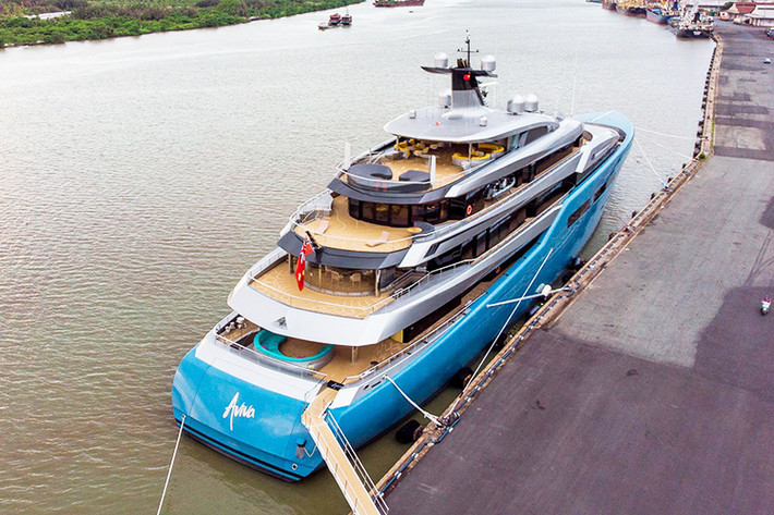 Theo nhiều thông tin cho biết, các nhà thiết kế đã nghiên cứu tính toán, thử nghiệm kỹ lưỡng, giúp giảm tới 20% lực cản so với thông thường. Điều này cũng cho phép sử dụng hệ động lực không cần công suất quá lớn và dẫn tới là giảm được đáng kể mức tiêu hao nhiên liệu.