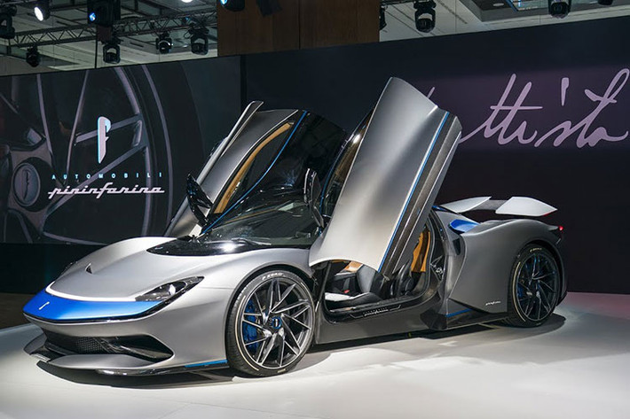 Lấy phần tốt đẹp nhất của Ferrari SF90, Pagani Huayra, và BMW i8. Loại bỏ hệ thống động cơ đốt trong truyền thống và bổ sung 1.900 mã lực chạy điện hoàn toàn. Kết quả là mẫu Automobili Pininfarina Battista mới đã ra đời, nó được đánh giá là một trong những chiếc xe đẹp nhất mà thế giới từng được thấy.