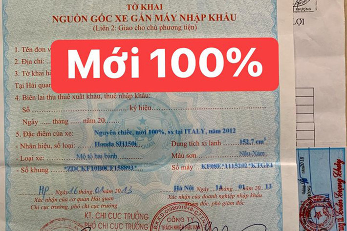 Theo thông tin từ phía chủ nhân của chiếc xe ga Honda SH 150i nhập Ý này đăng rao bán trên mạng xã hội, đây là chiếc xe được nhập hải quan vào năm 2013 số máy 1115 hết đời. Chiếc xe thậm chí còn mới 100% và chưa hề đổ xăng, hay đăng ký. Mức giá "khá chát" của chiếc xe khiến nhiều người "lắc đầu, lè lưỡi".
