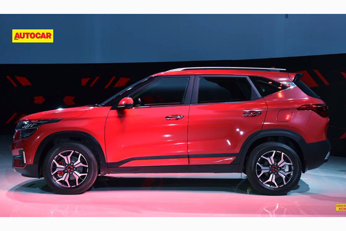 Kia Seltos hoàn toàn mới thực chất là phiên bản thương mại của mẫu xe concept SP Signature từng lần đầu tiên trình làng trong triển lãm Ô tô Seoul 2019. Tên của mẫu SUV cỡ B này bắt nguồn từ Seltos - một trong những đứa con của vị anh hùng Heracles trong thần thoại Hy Lạp. 