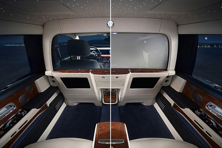 Thêm vào đó, bức tường phân cách có công nghệ cách âm tối tân. Bức tường này sử dụng vật liệu hấp thụ tần số âm thanh. Do đó, người ngồi trước sẽ không nghe thấy cuộc trò chuyện của hành khách phía sau, hay bất kỳ âm thanh nào khác. 