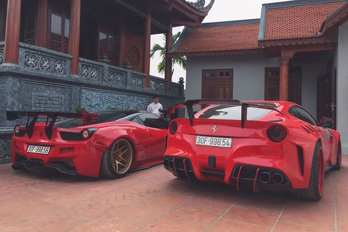 Ở gói độ của Duke Dynamics, hãng này đã thay đổi đến 21 chi tiết nguyên bản trên mẫu siêu xe Ferrari F12 Berlinetta nhằm mang đến ngoại hình hầm hố hơn. Hãng độ này sử dụng vật liệu sợi Carbon hoặc Fibeglass Reinfored Plastic (Nhựa cốt sợi thủy tinh) để tạo ra bộ body kit cực hiếm cho Ferrari F12 Berlinetta.